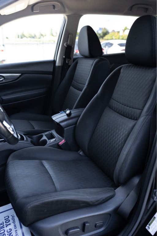 2018 Nissan Rogue Image 8