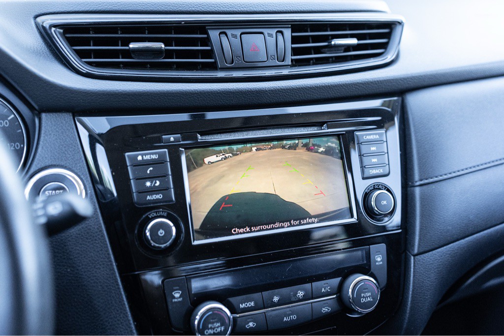 2018 Nissan Rogue Image 17