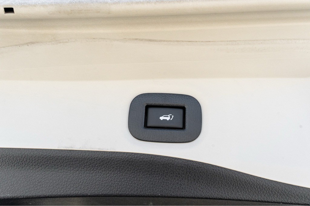 2018 Nissan Rogue Image 19