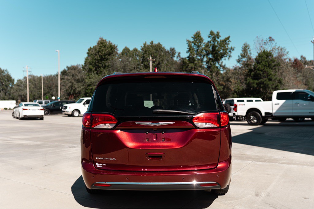 2018 Chrysler Pacifica Image 3