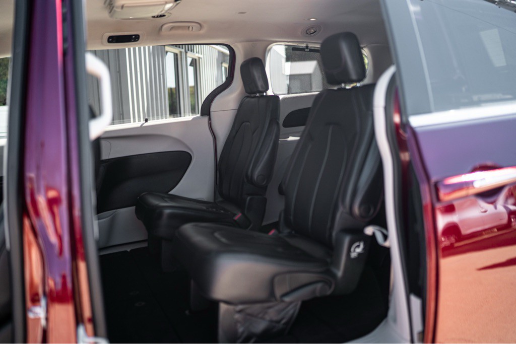 2018 Chrysler Pacifica Image 11