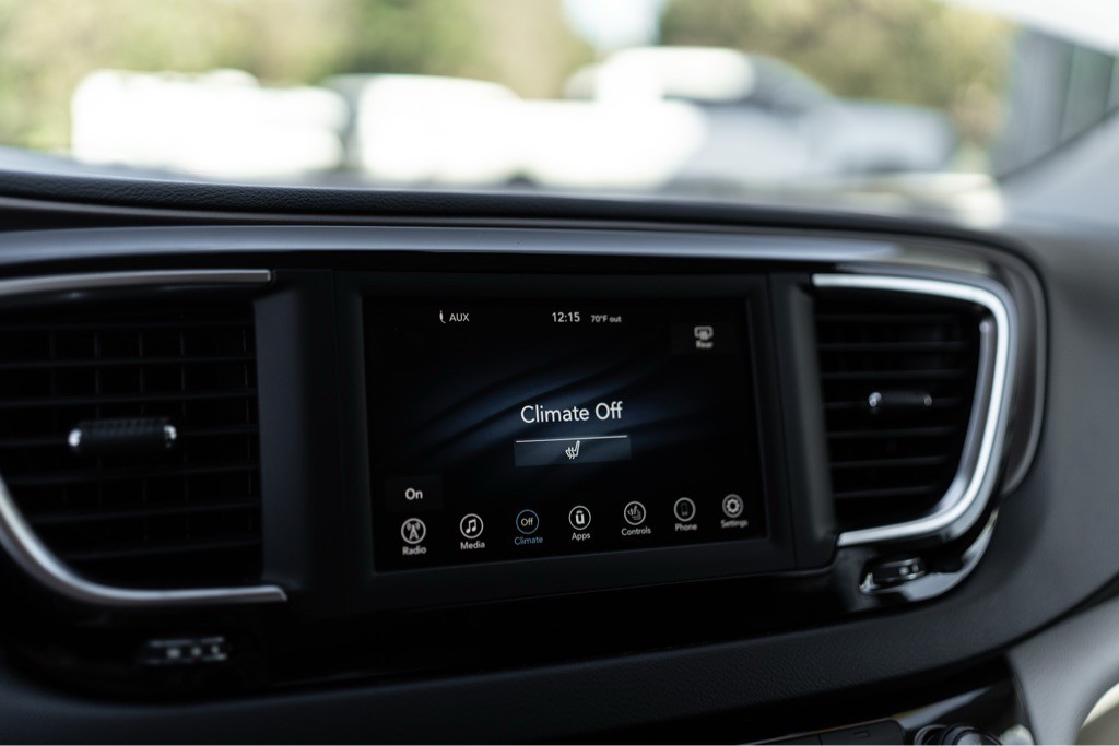 2018 Chrysler Pacifica Image 13