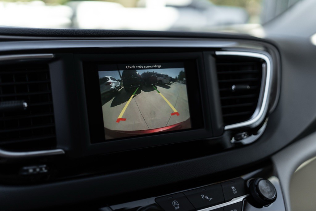 2018 Chrysler Pacifica Image 14