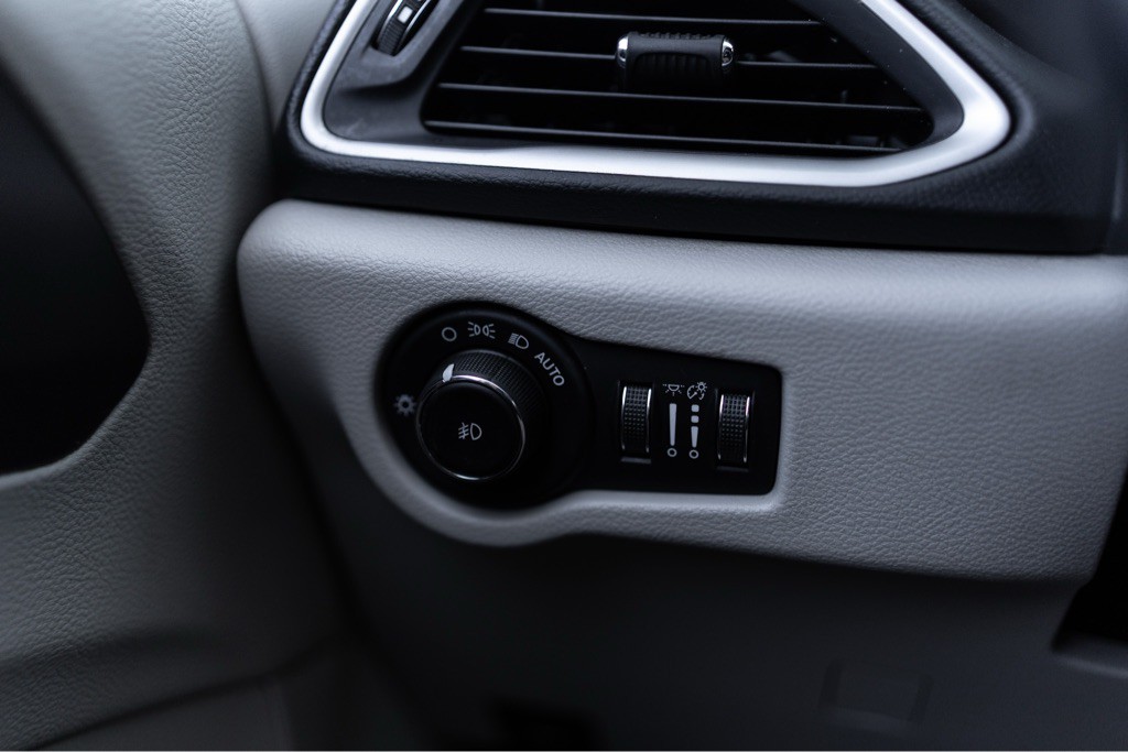 2018 Chrysler Pacifica Image 19