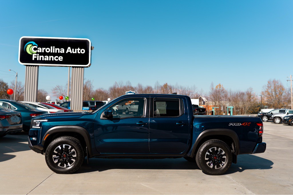 2022 Nissan Frontier Image 2