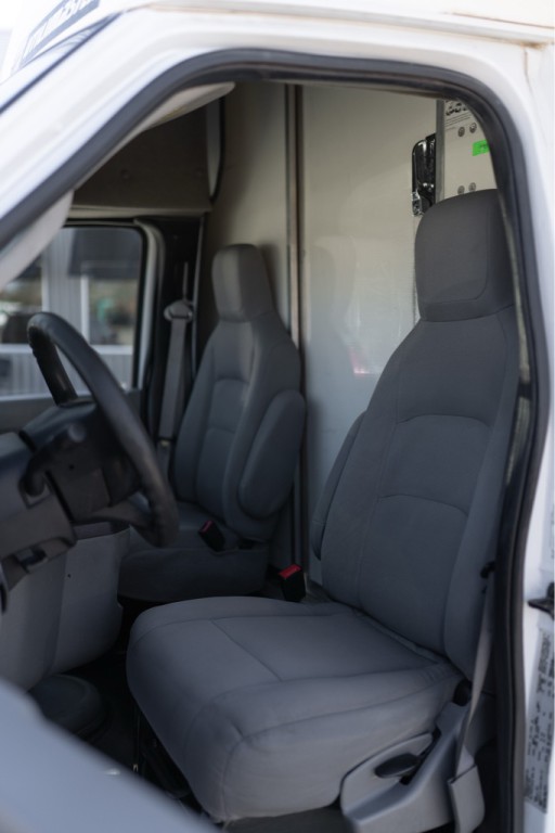 2021 Ford Econoline Image 6