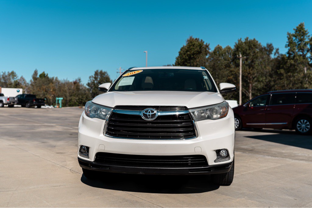2015 Toyota Highlander Image 2