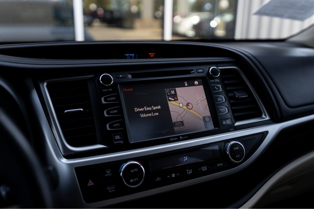 2015 Toyota Highlander Image 11