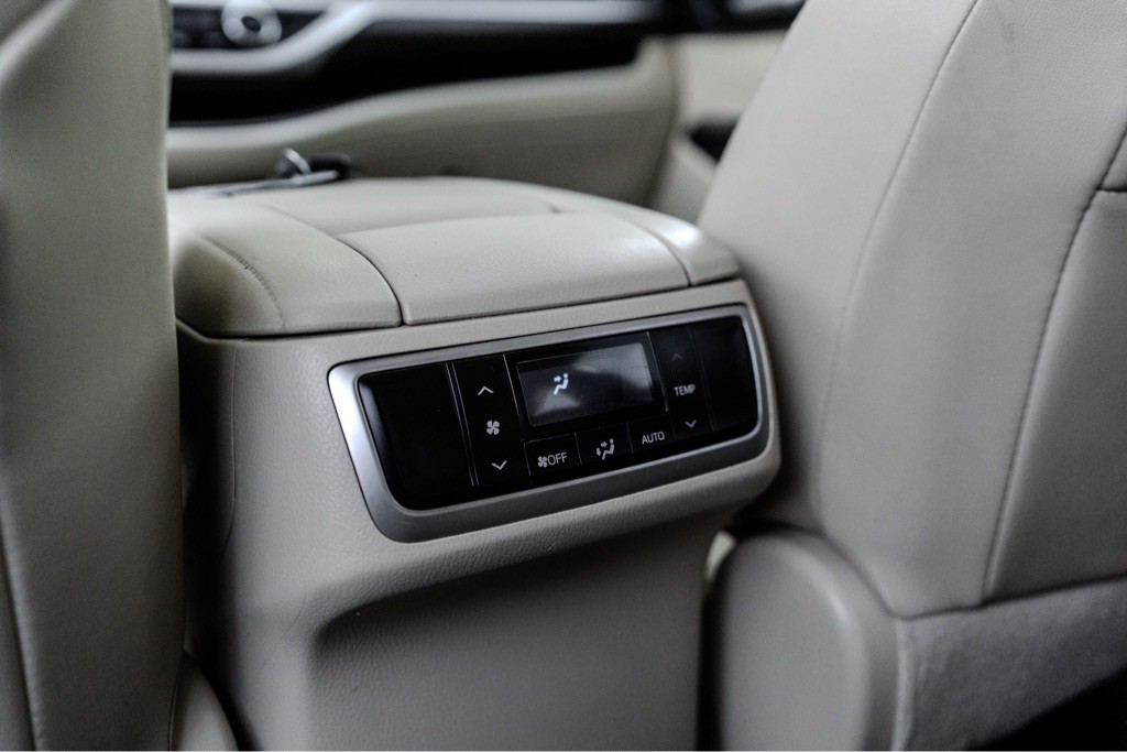 2015 Toyota Highlander Image 22