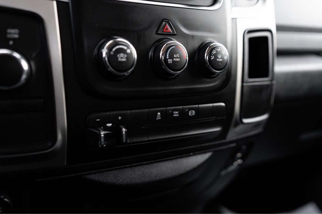 2016 RAM 3500 Image 13