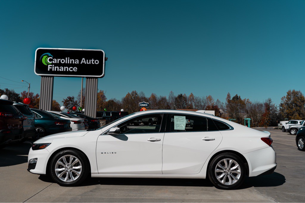 2021 Chevrolet Malibu Image 2
