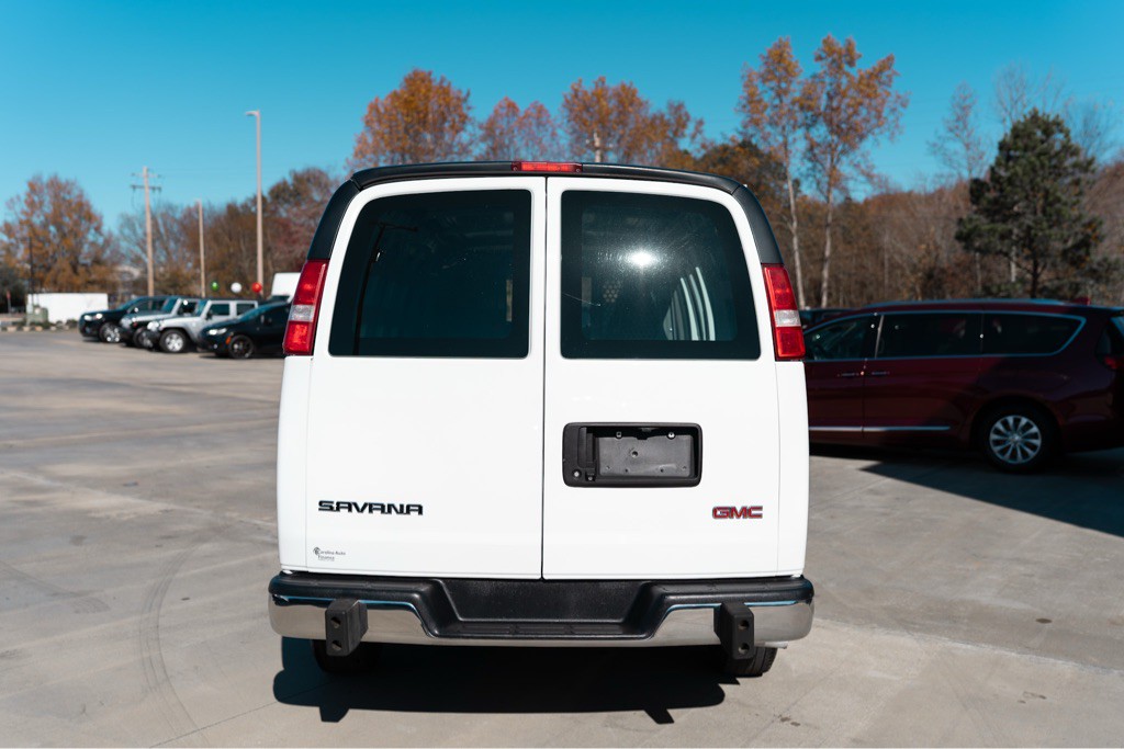 2018 GMC Savana Image 4