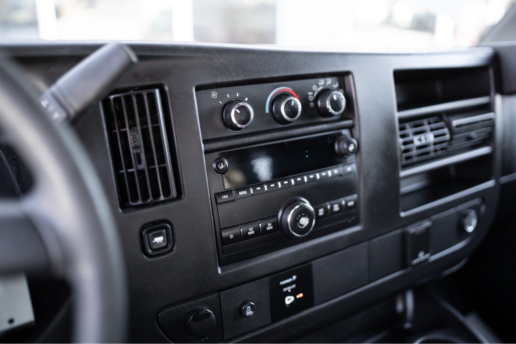 2018 GMC Savana Image 8