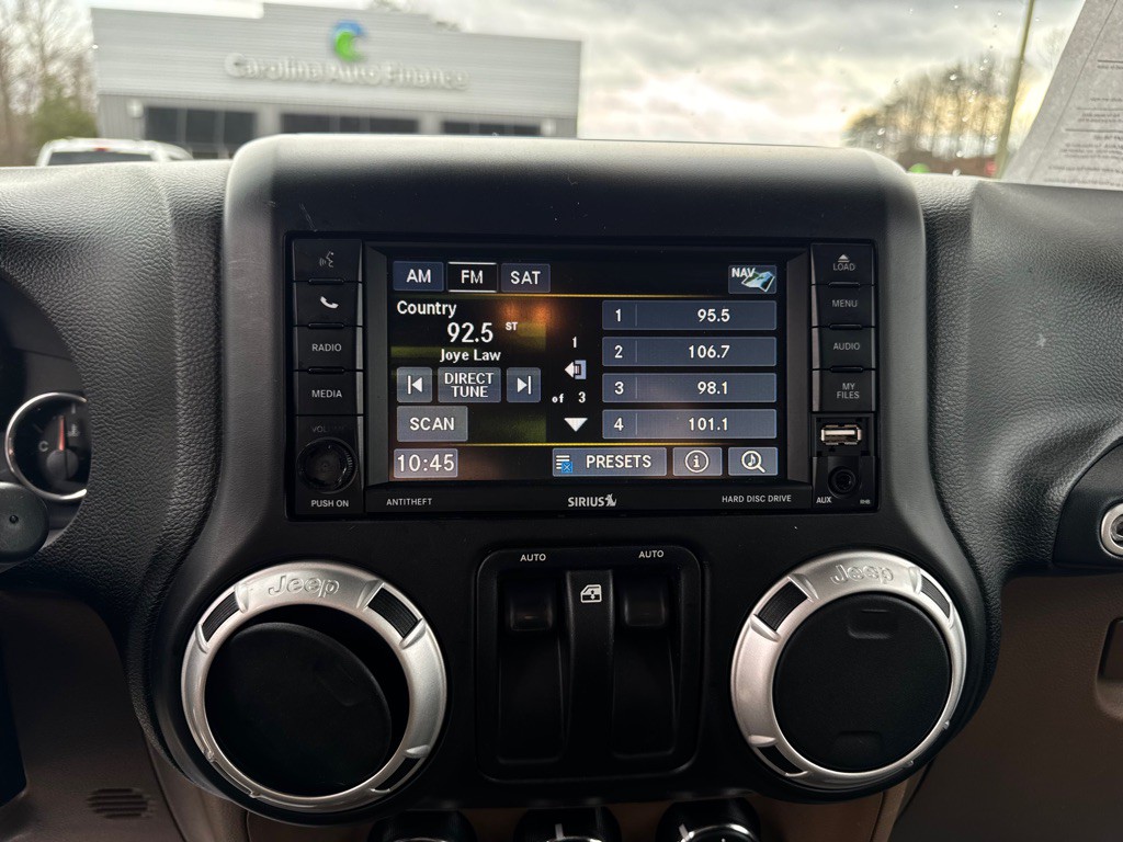 2014 Jeep Wrangler Image 9