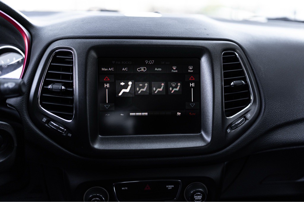 2018 Jeep Compass Image 18