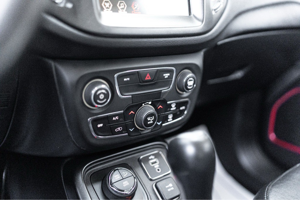 2018 Jeep Compass Image 19