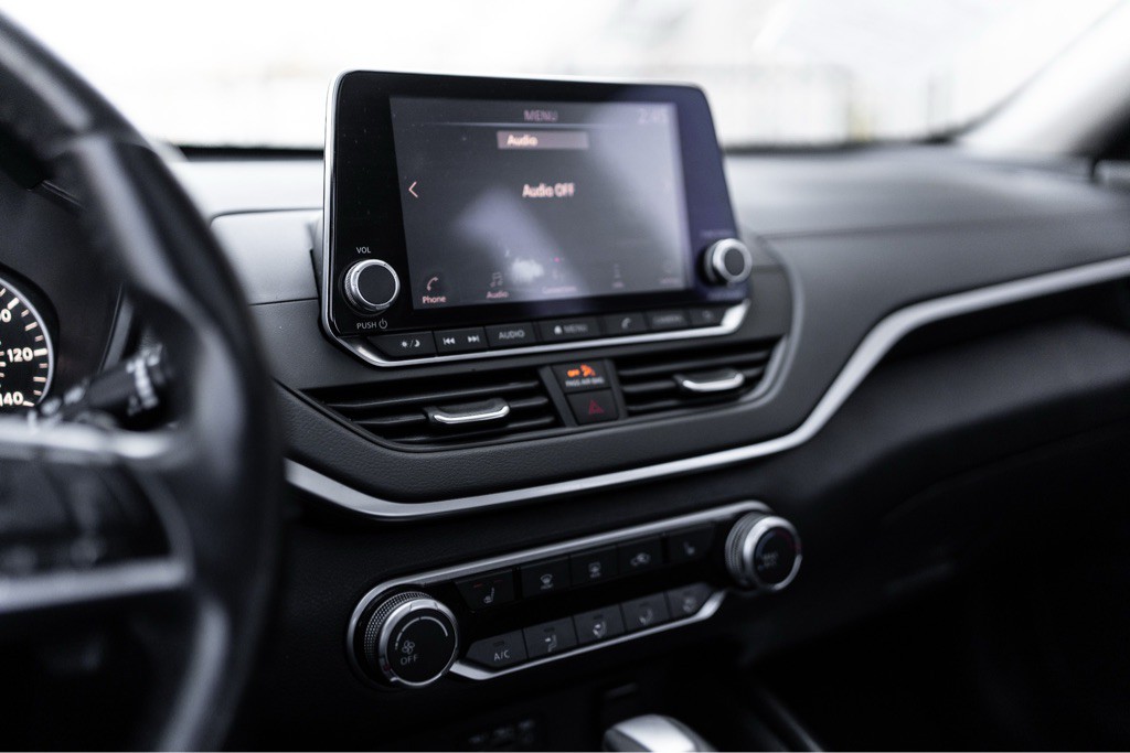 2019 Nissan Altima Image 18