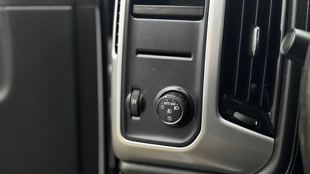 2015 GMC Sierra Image 16