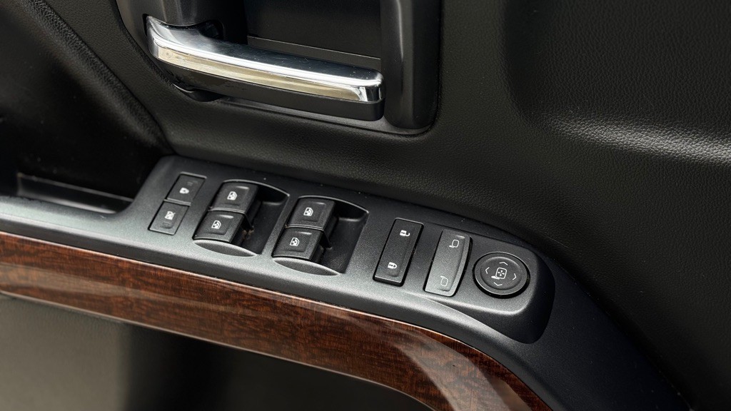 2015 GMC Sierra Image 17