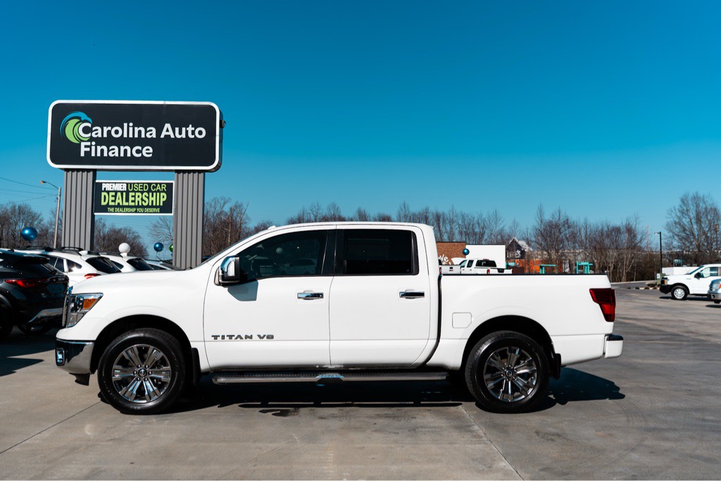 2019 Nissan Titan Image 3
