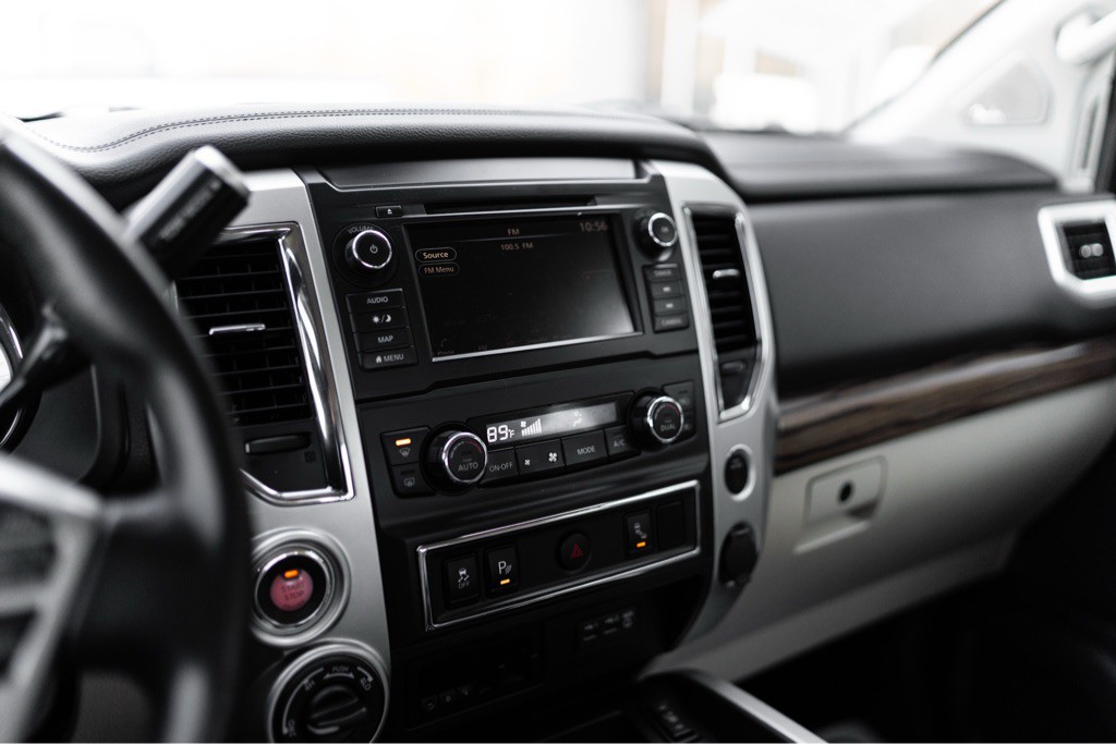 2019 Nissan Titan Image 17