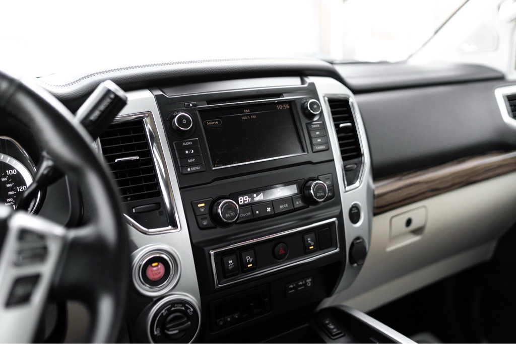 2019 Nissan Titan Image 18