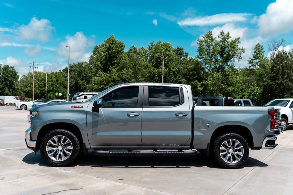 2021 Chevrolet Silverado 1500 Image 2