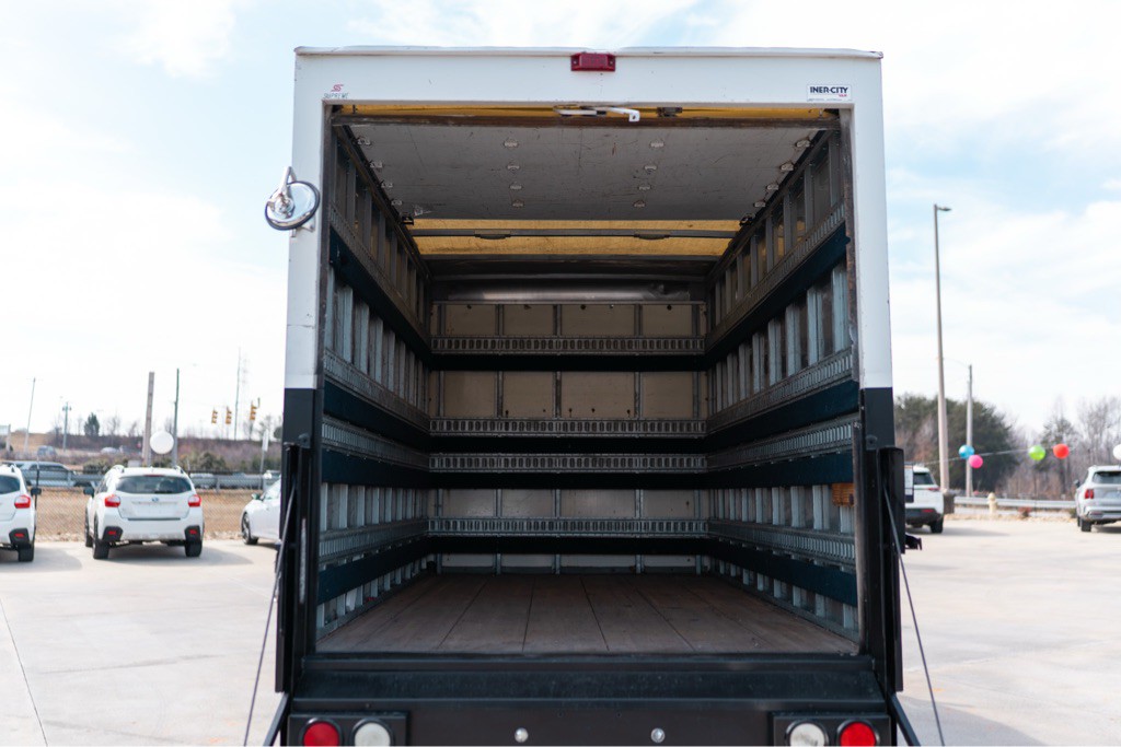 2017 Chevrolet Express Image 6