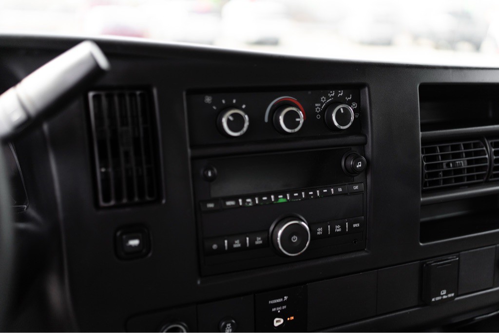 2017 Chevrolet Express Image 9