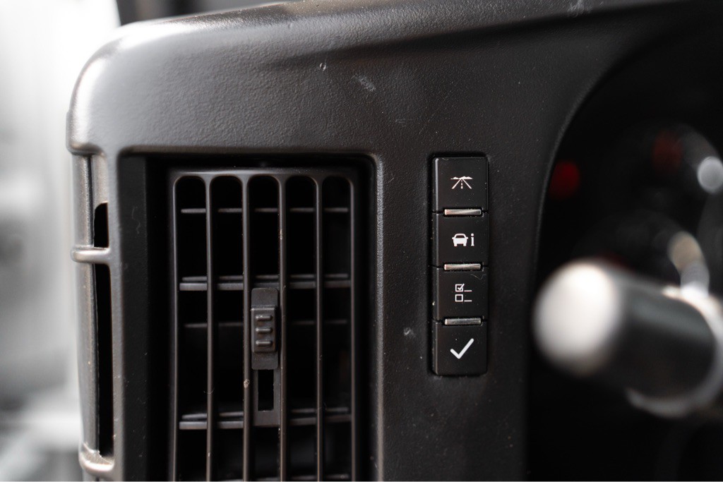 2017 Chevrolet Express Image 11