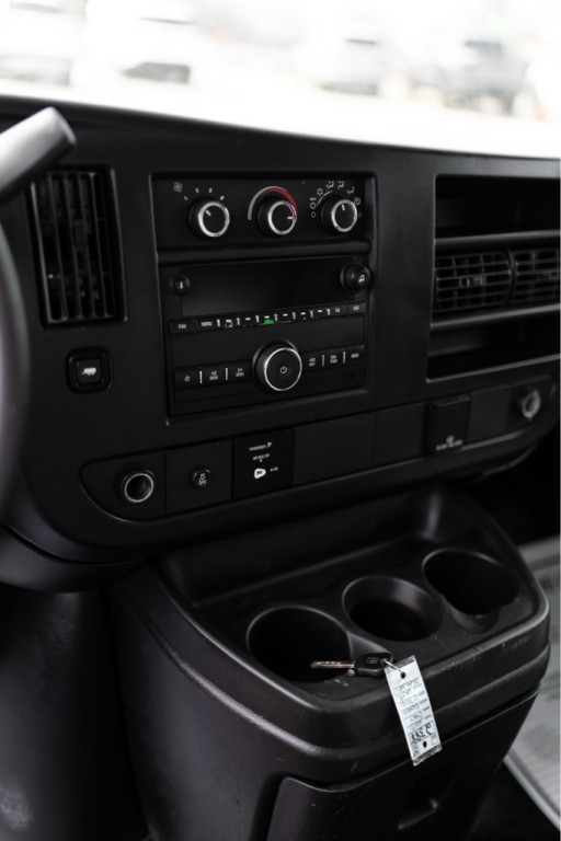 2017 Chevrolet Express Image 12