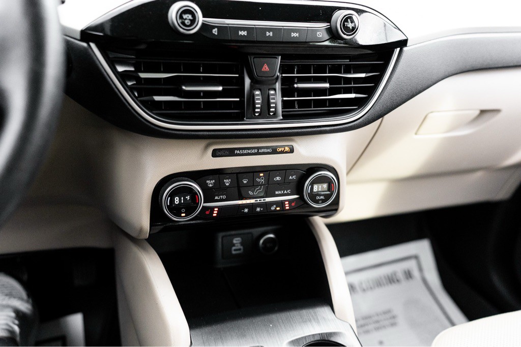 2021 Ford Escape Image 25