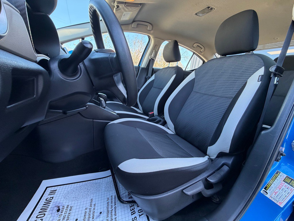 2021 Nissan Versa Image 6