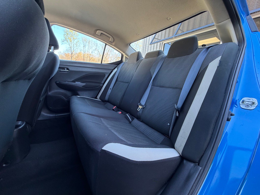 2021 Nissan Versa Image 7