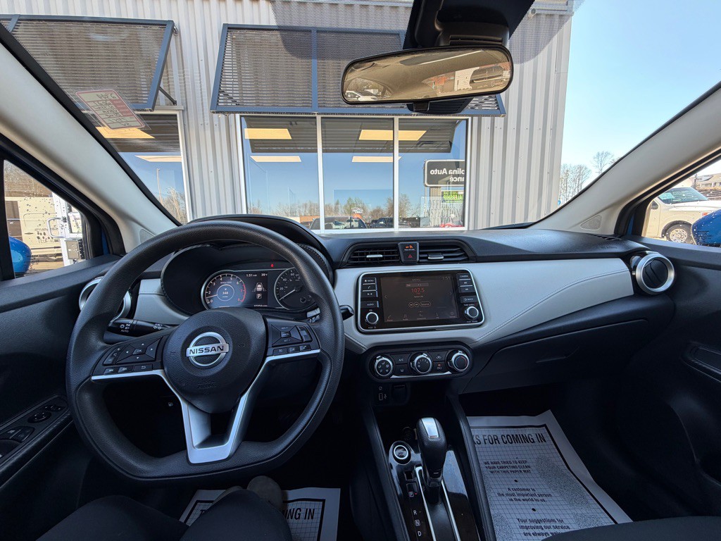 2021 Nissan Versa Image 8