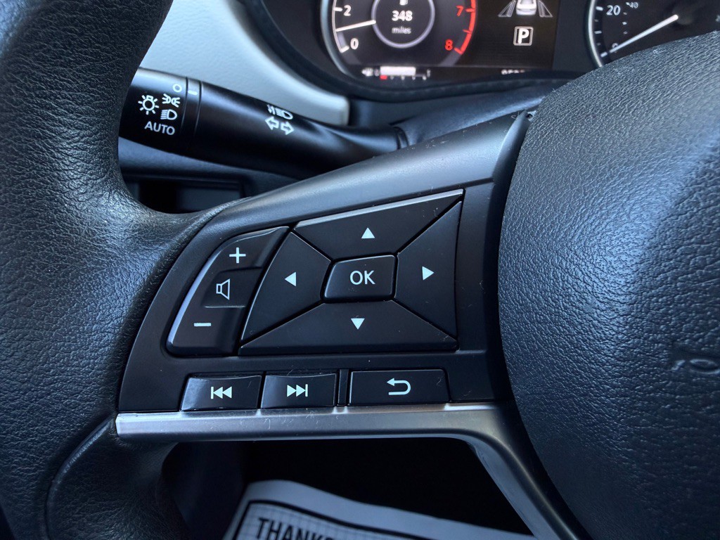 2021 Nissan Versa Image 12