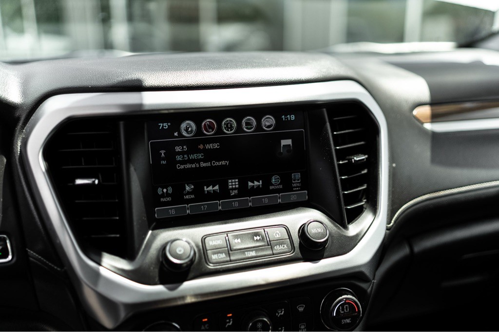 2017 GMC Acadia Image 19