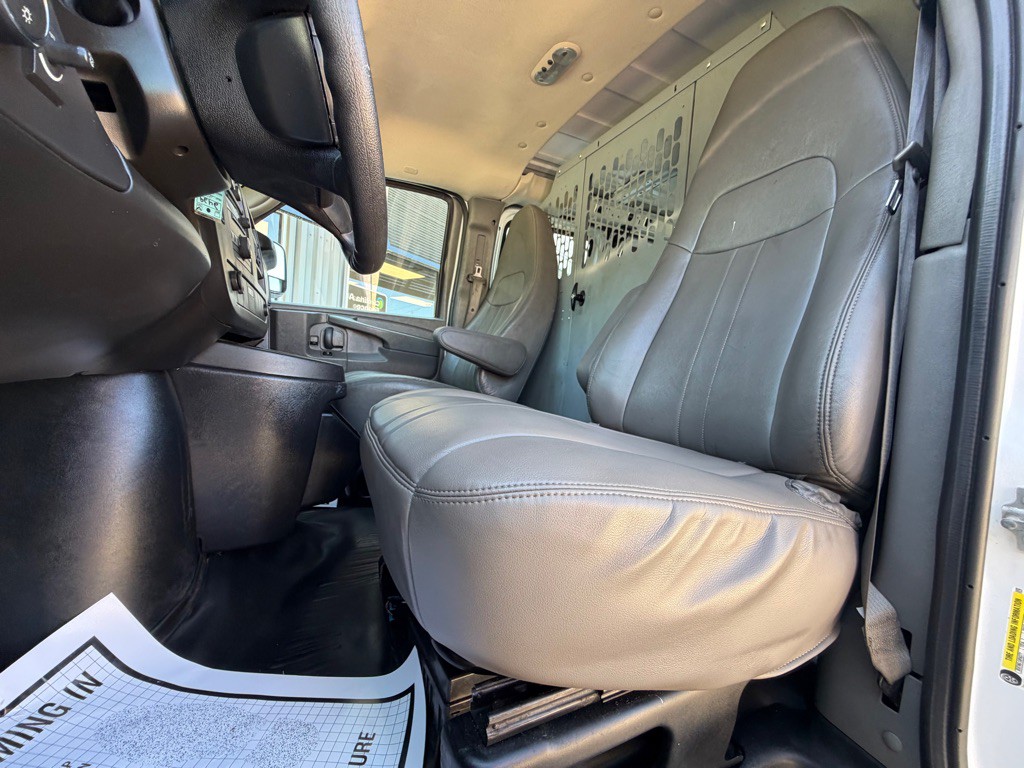 2014 GMC Savana Image 12