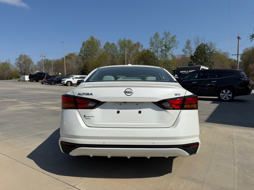 2023 Nissan Altima Image 5