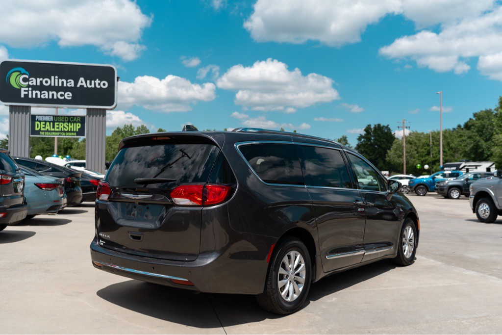 2019 Chrysler Pacifica Image 4