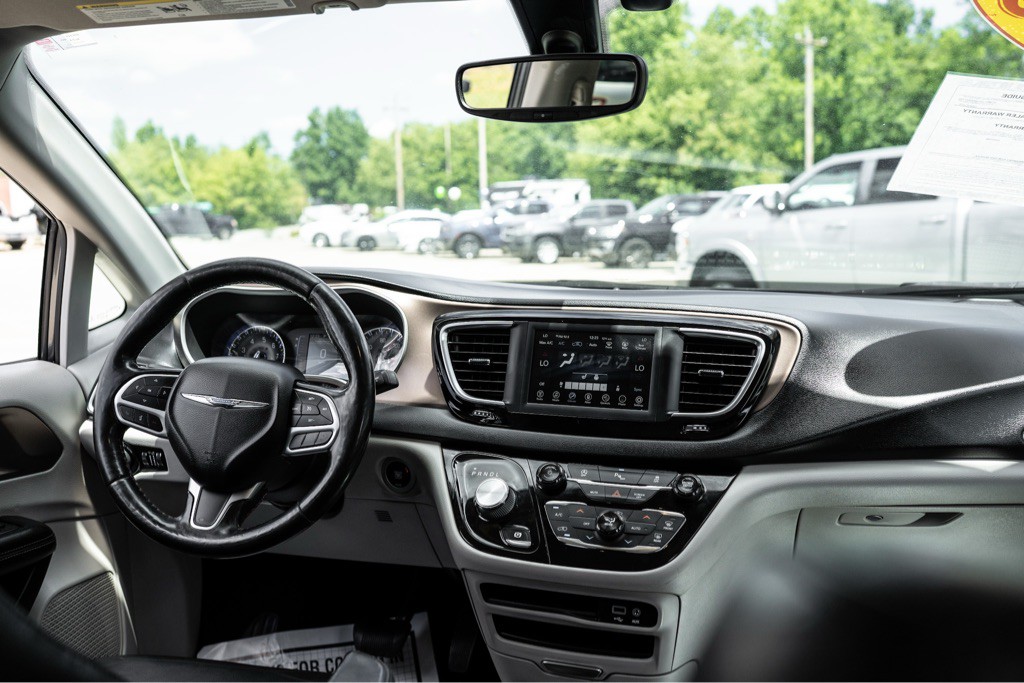 2019 Chrysler Pacifica Image 7
