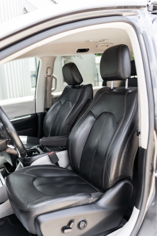 2019 Chrysler Pacifica Image 8