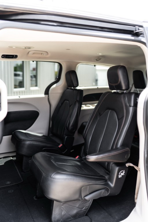 2019 Chrysler Pacifica Image 9