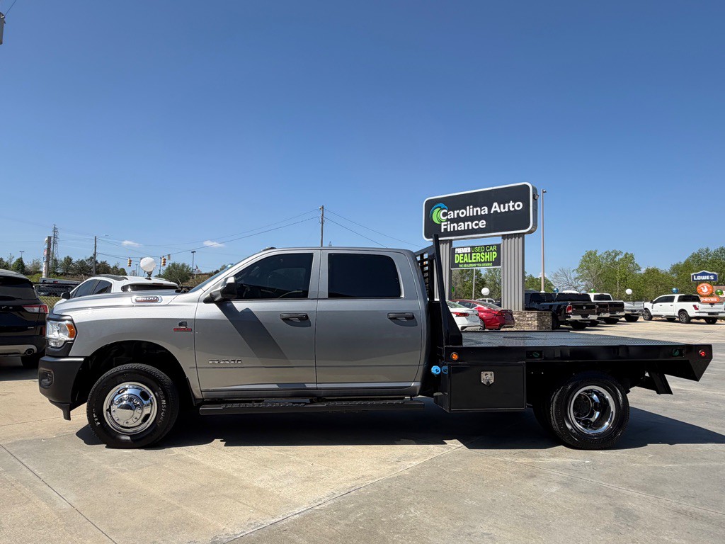 2022 RAM 3500 Image 3