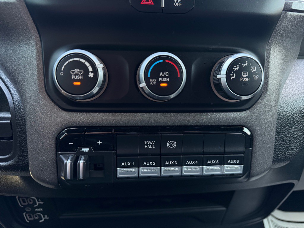 2022 RAM 3500 Image 12