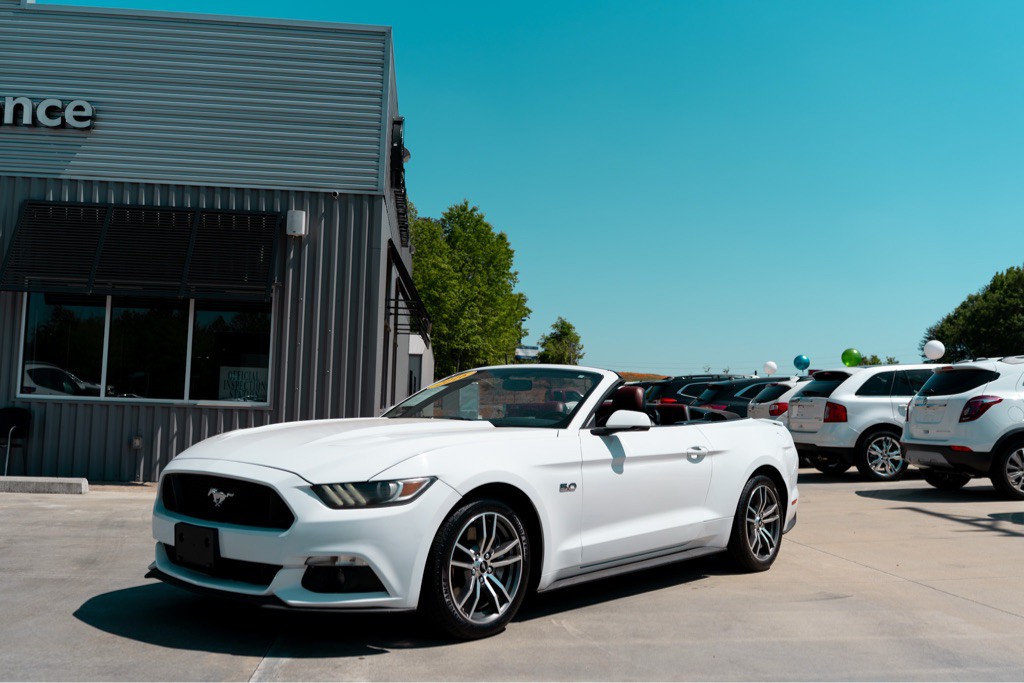 2016 Ford Mustang Image 1