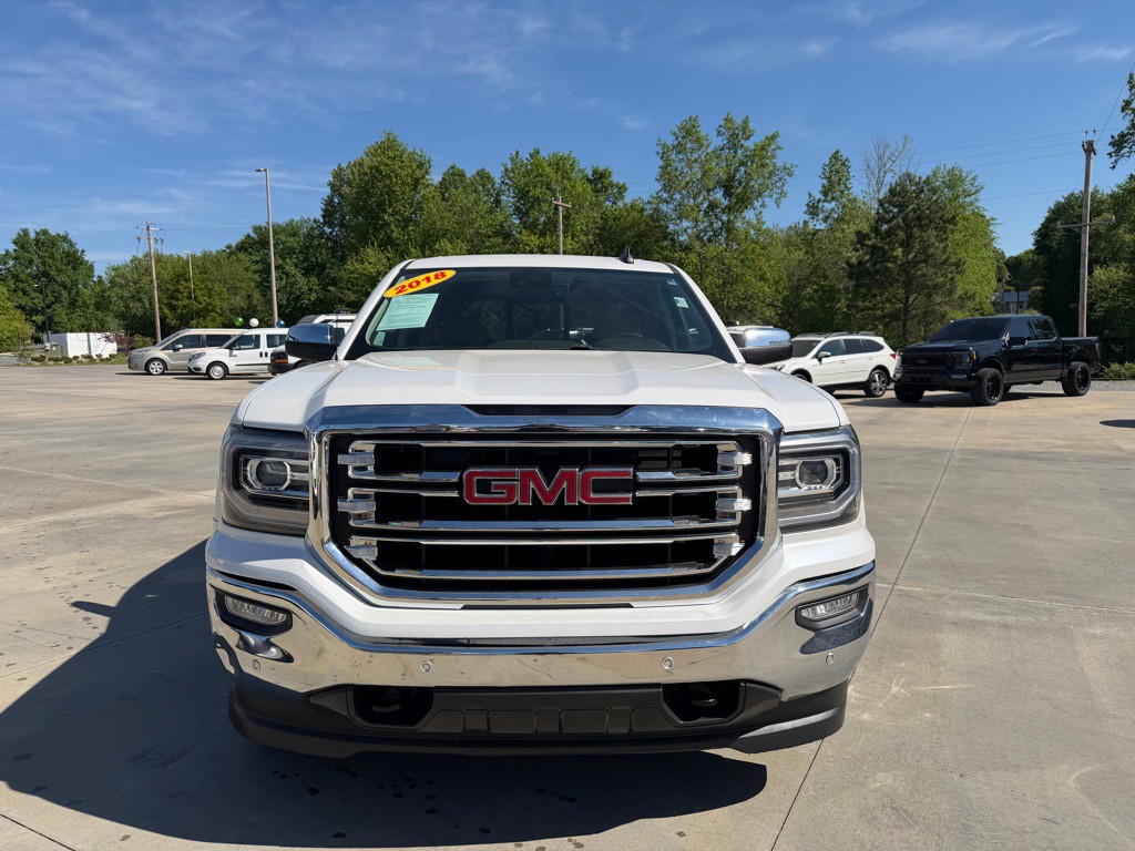 2018 GMC Sierra Image 2