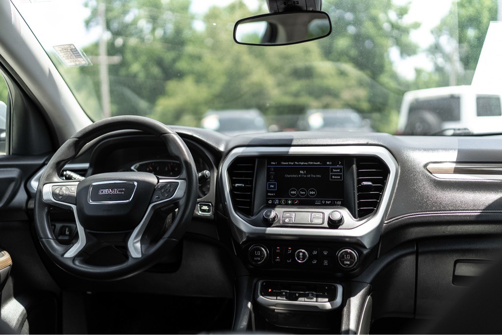 2023 GMC Acadia Image 7