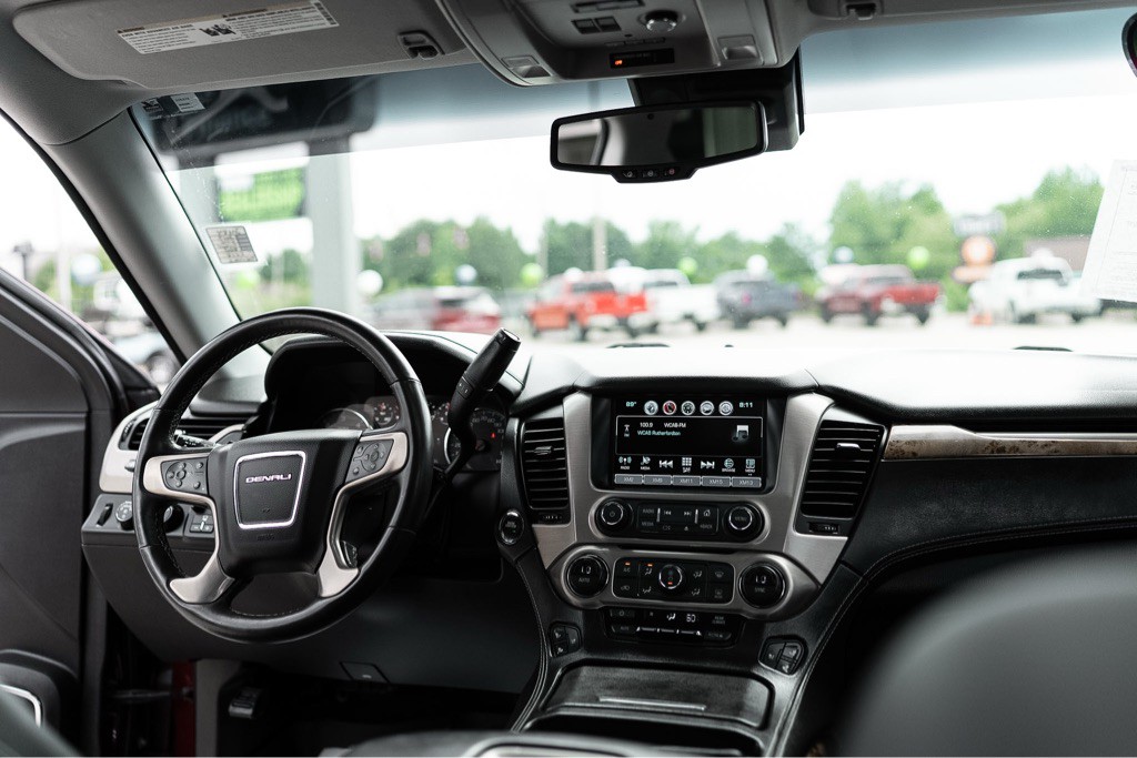 2017 GMC Yukon Image 8