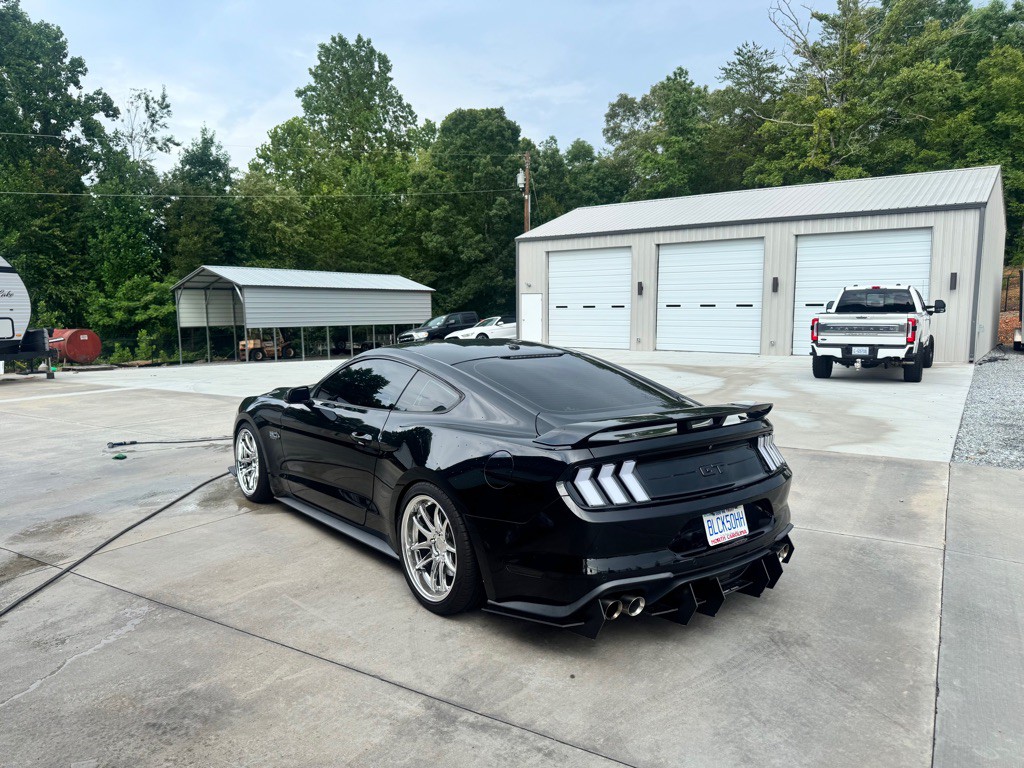 2020 Ford Mustang Image 2